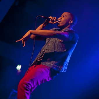 pw_performing_on_stage